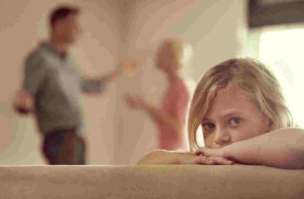 عوارض و اثرات طلاق بر کودکان در سنین مختلف