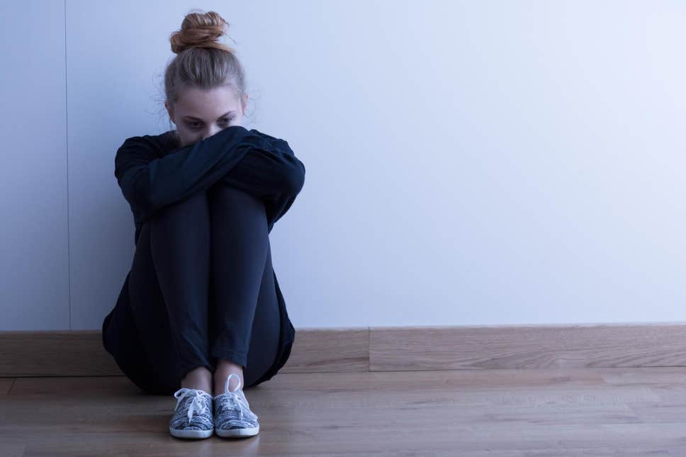 افسردگی در نوجوانی  علائم و درمان افسردگی دوران بلوغ
