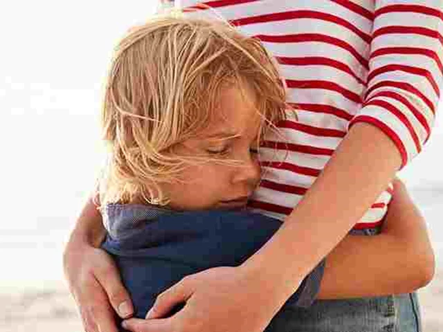 چه کار والدین باعث بیش ترین آسیب به کودکان می شود| نکات مهم تربیت فرزند