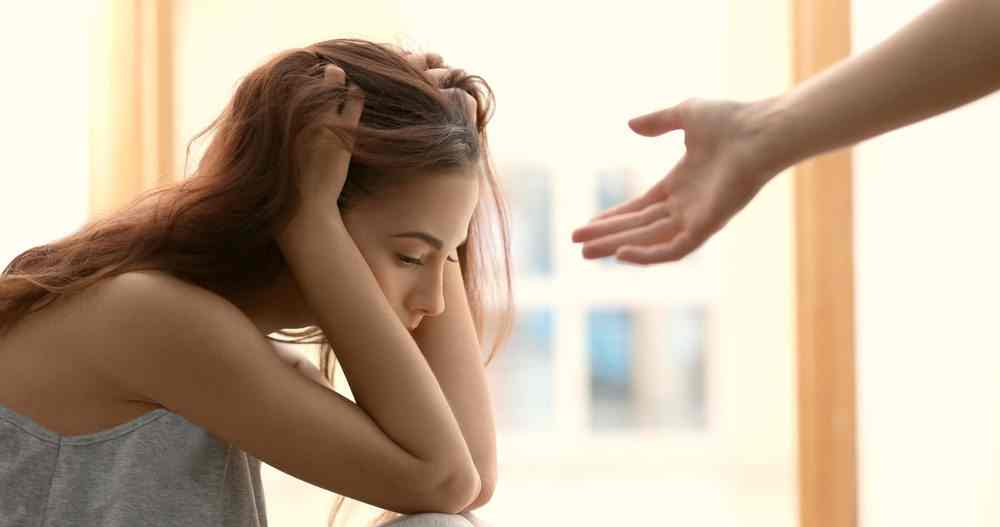 بایدها و نبایدهای ارتباط با فرد افسرده