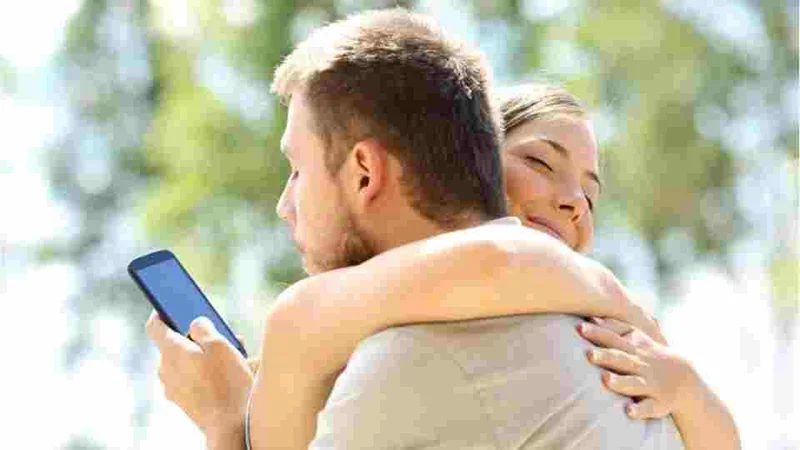 راه های تشخیص خیانت همسر که باید بدانید