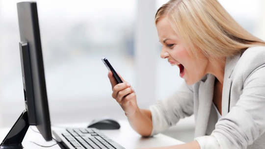 پرخاشگری همچون موجی در جامعه پخش می شود | ناکامی و پرخاشگری