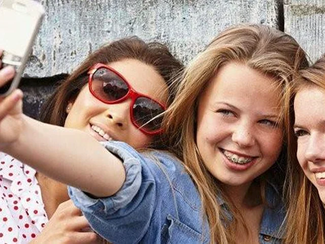 معجزه در بهبود مهارت اجتماعی در نوجوانان بدون دارو با روشهای نوین از غار تنهایی بیرون می آیید.