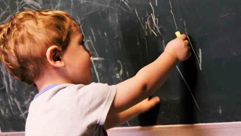 علائم و درمان بیش فعالی در کودکان| کودک بیش فعال حادثه ساز می شود