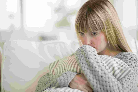 افسردگی بی دلیل چیست؟ آیا می توان بی دلیل افسرده شد؟