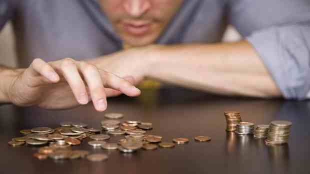 همسر خسیس را بشناسید و چگونه با او رفتار کنیم