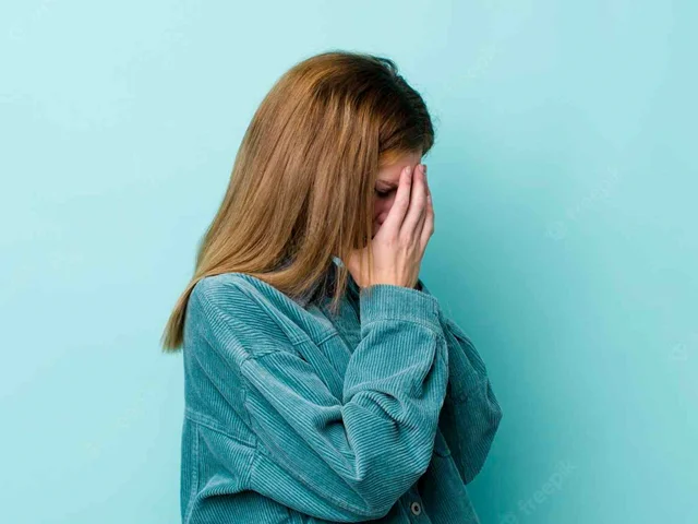 5 باور غلط درباره کمرویی و اضطراب اجتماعی+ درمان
