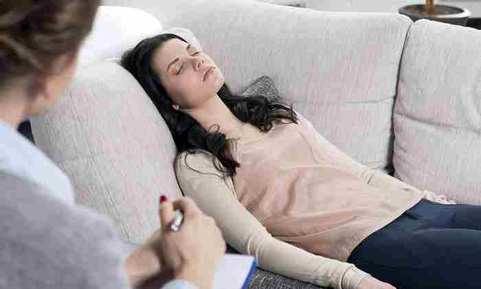 هیپنوتیزم درمانی چیست و آیا هیپنوتراپی واقعاً موثر است؟